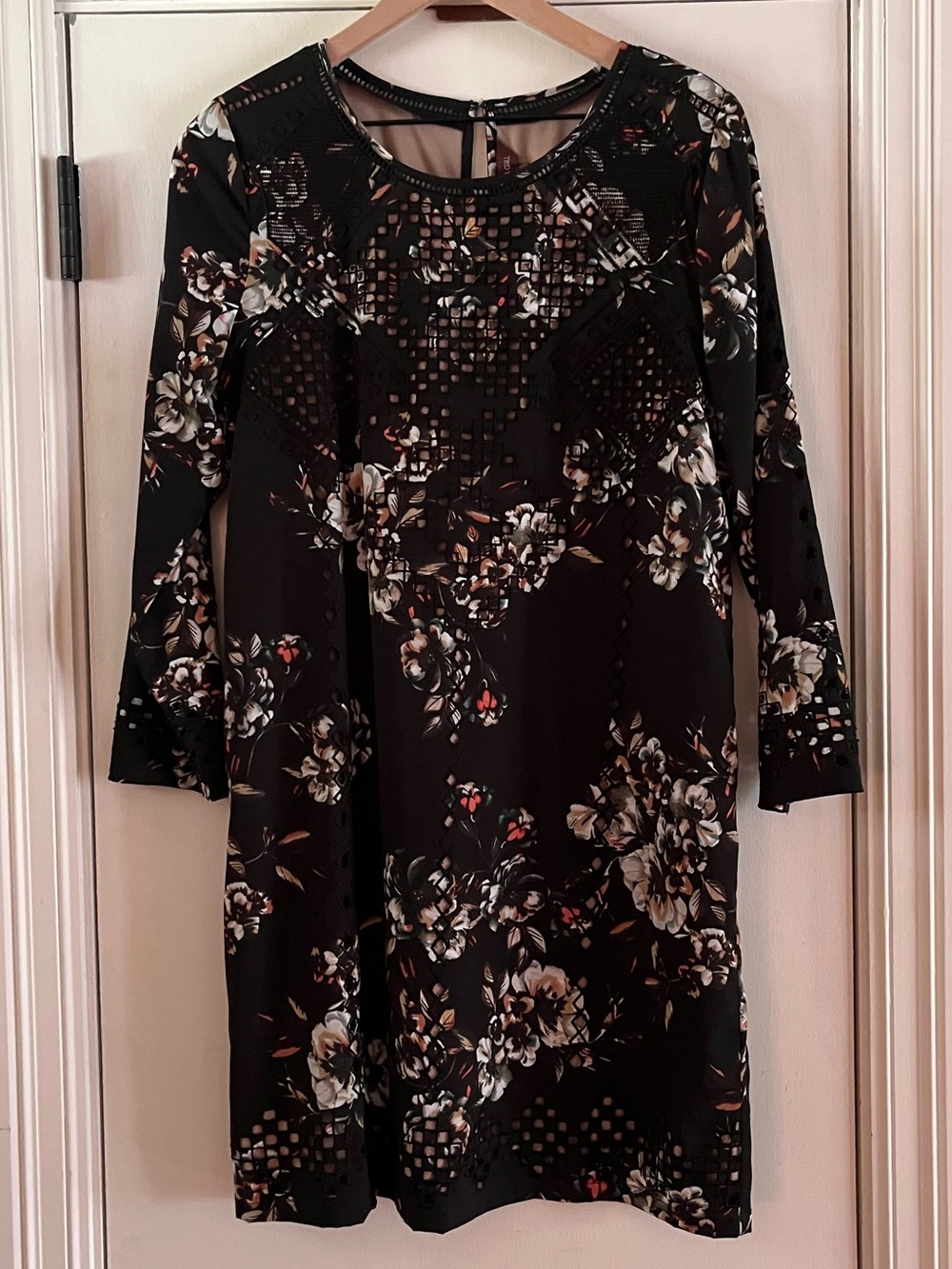 Anthropologie Ranna Gill Black Floral Long-Sleeve Shift Dress